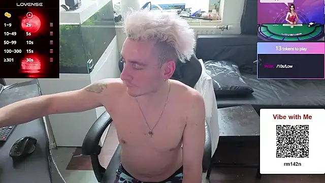 Rayzel White online show from May 2026 01:41:01 PM