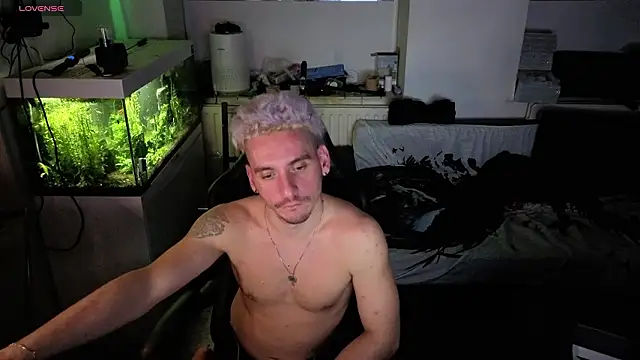 Rayzel White online show from March 2026 11:43:02 PM