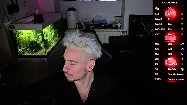 Rayzel White online show from March 2026 08:52:01 PM