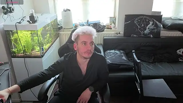 Rayzel White online show from March 2026 03:34:02 PM