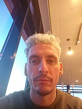 Rayzel White online show from January 2026 03:59:01 PM