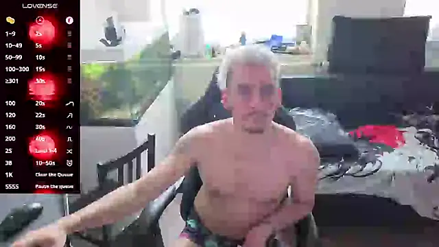 Rayzel White online show from May 2026 11:57:02 AM