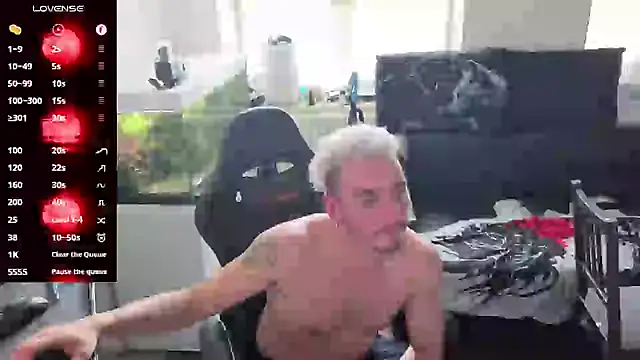 Rayzel White online show from May 2026 11:37:01 AM