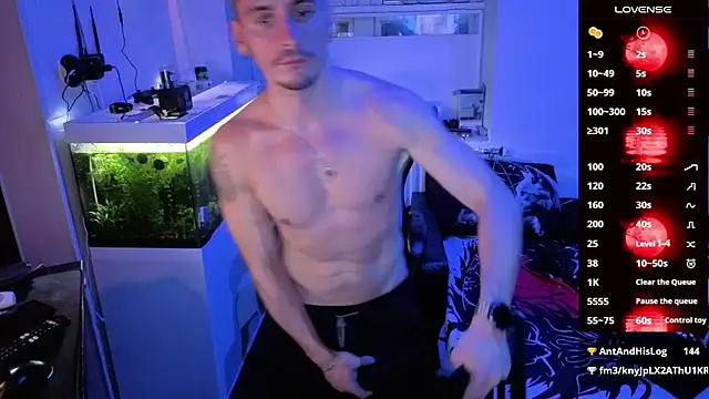 Rayzel White online show from February 2026 02:01:02 AM