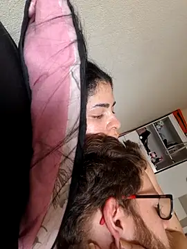 Neveencantada00 online show from February 2026 02:25:02 PM