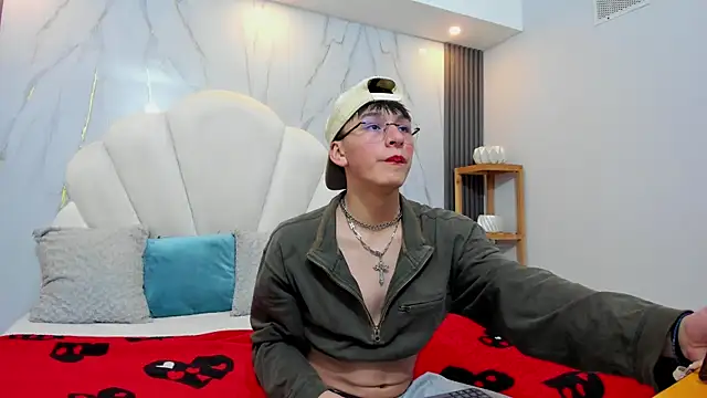 Alexander Collinss online show from February 2026 03:03:02 AM