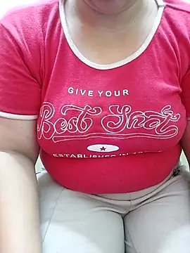 Snapshot of TamilDreamgirl08 chatting on April 2026 04:43:02 PM TamilDreamgirl08 online show from April 2026 04:43:02 PM