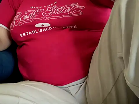 Snapshot of TamilDreamgirl08 chatting on April 2026 05:53:02 AM TamilDreamgirl08 online show from April 2026 05:53:02 AM