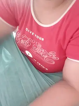 Snapshot of TamilDreamgirl08 chatting on April 2026 10:50:02 AM TamilDreamgirl08 online show from April 2026 10:50:02 AM