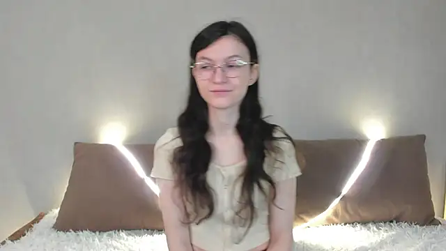 ThoraMarola online show from April 2026 05:02:01 AM