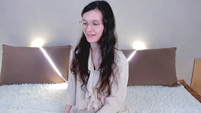 Snapshot of ThoraMarola chatting on May 2026 05:22:02 AM ThoraMarola online show from May 2026 05:22:02 AM