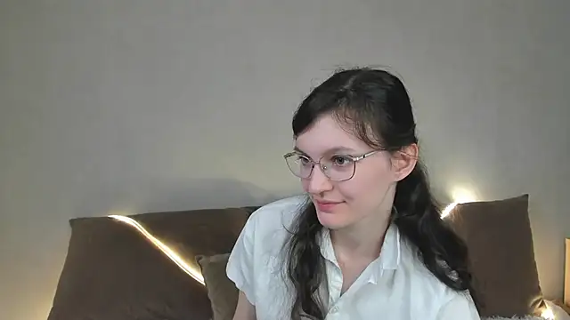 ThoraMarola online show from March 2026 05:15:01 AM