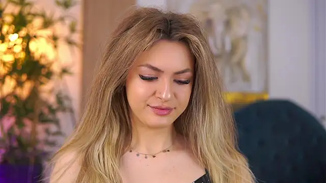 NayaQuinn online show from February 2026 07:19:02 PM