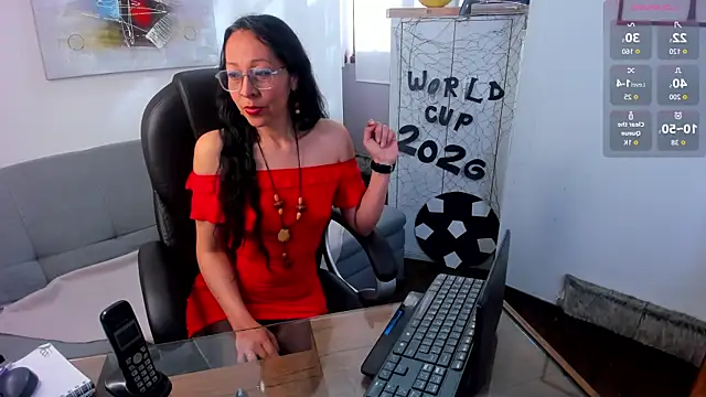 Snapshot of loretta_fraser chatting on June 2026 01:09:02 PM loretta fraser online show from June 2026 01:09:02 PM