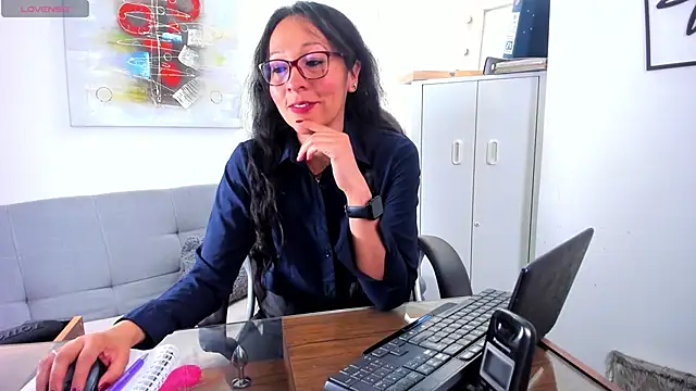 loretta fraser online show from May 2026 01:06:01 PM