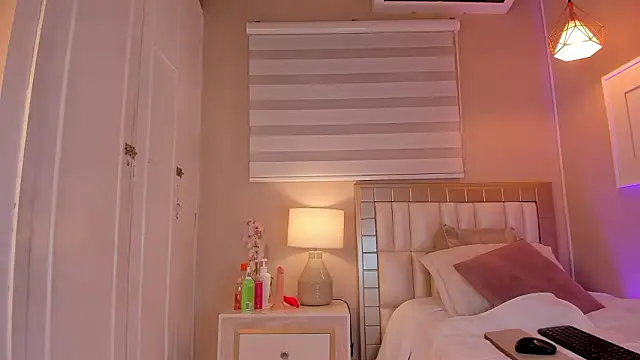 isabela  x online show from February 2026 11:43:02 AM