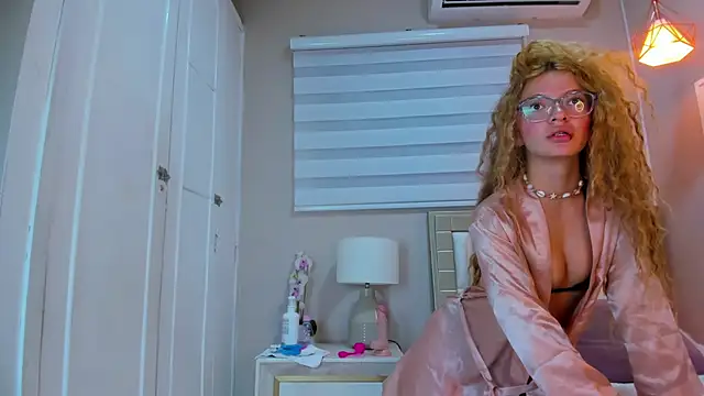 isabela  x online show from April 2026 11:37:02 AM