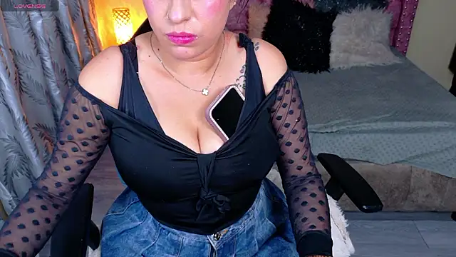 keileen luna online show from March 2026 08:59:01 PM