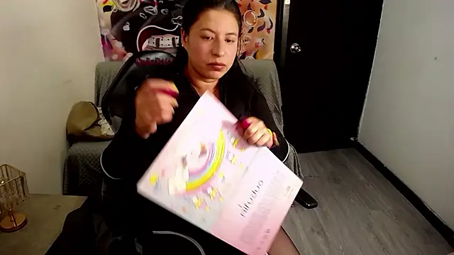 keileen luna online show from March 2026 07:56:01 PM