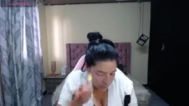 keileen luna online show from April 2026 08:21:01 PM