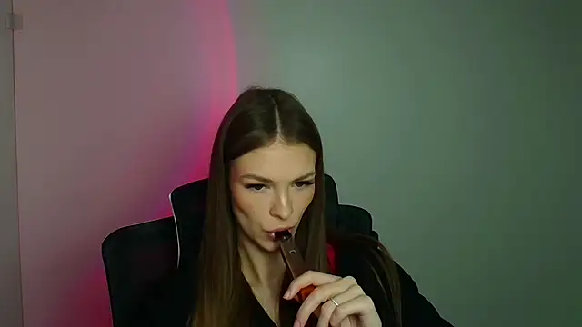 Lina Loveuu online show from February 2026 12:46:02 PM