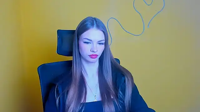 Lina Loveuu online show from April 2026 12:00:01 PM