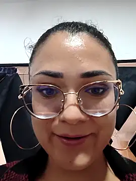 Snapshot of Freyarosse chatting on February 2026 12:10:02 PM Freyarosse online show from February 2026 12:10:02 PM