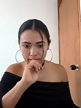 Snapshot of Freyarosse chatting on March 2026 05:09:02 PM Freyarosse online show from March 2026 05:09:02 PM