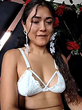 Snapshot of Freyarosse chatting on February 2026 09:01:01 PM Freyarosse online show from February 2026 09:01:01 PM