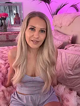 JulieSol online show from February 2026 08:15:01 AM