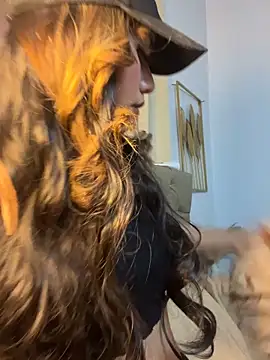 Snapshot of MadySmith chatting on February 2026 06:27:02 PM MadySmith online show from February 2026 06:27:02 PM