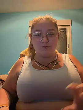 Snapshot of _maracr19_ chatting on July 2026 09:54:01 PM maracr19 online show from July 2026 09:54:01 PM