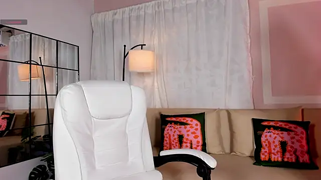 Snapshot of liaamoon_ chatting on June 2026 12:25:02 PM liaamoon online show from June 2026 12:25:02 PM