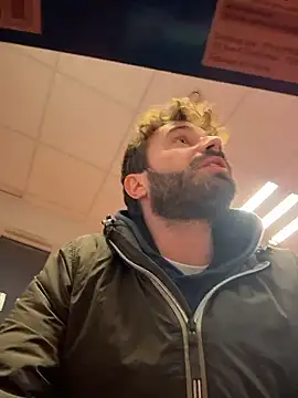 Snapshot of elbandito1919 chatting on January 2026 05:17:02 PM elbandito1919 online show from January 2026 05:17:02 PM