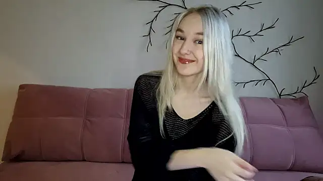 MisaMew online show from May 2026 04:24:01 PM