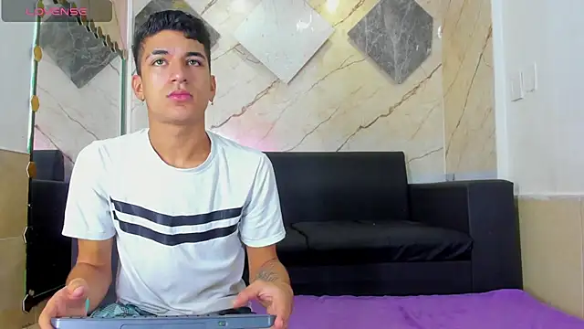 ALEX KEITH26 online show from April 2026 11:50:01 AM