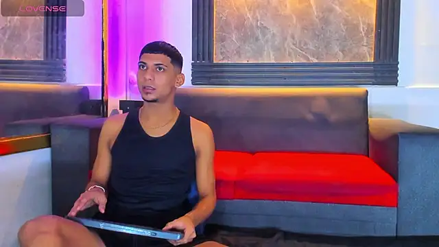 ALEX KEITH26 online show from April 2026 11:46:02 AM