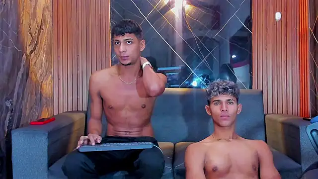 ALEX KEITH26 online show from January 2026 12:20:01 PM