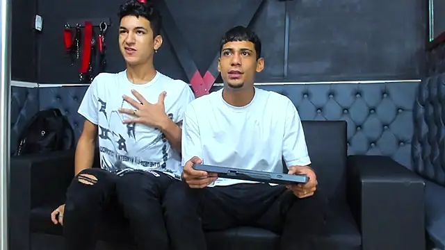 ALEX KEITH26 online show from April 2026 11:58:01 AM