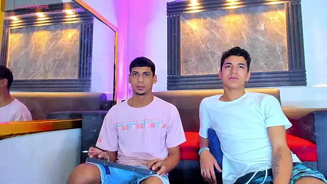 ALEX KEITH26 online show from April 2026 11:49:01 AM