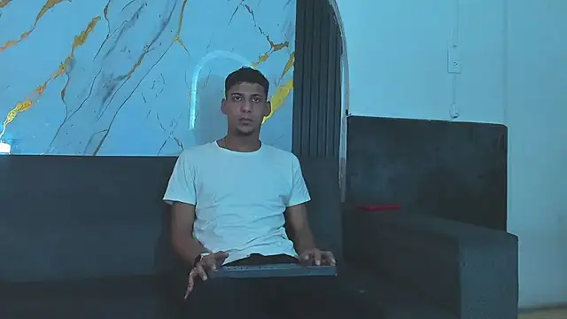 ALEX KEITH26 online show from February 2026 12:27:01 PM