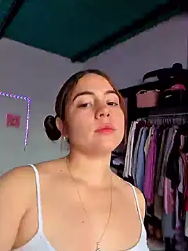 dani ferreer1 online show from April 2026 09:30:02 PM