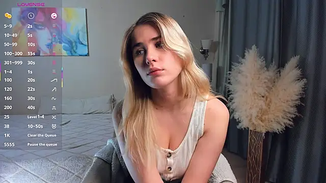 LuanaFincel online show from February 2026 01:04:02 AM