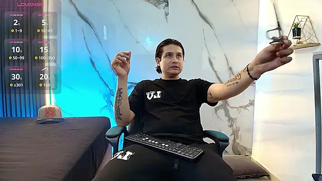 Danner Alaia online show from February 2026 07:32:01 PM