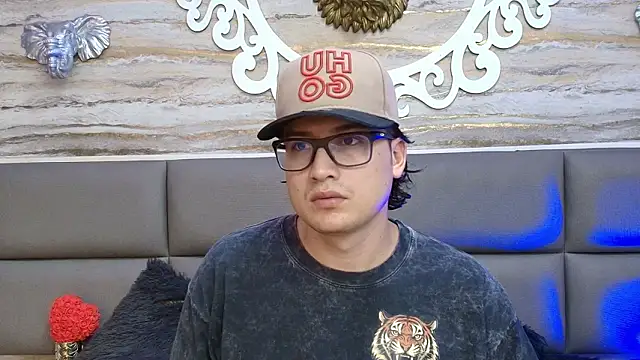 Danner Alaia online show from February 2026 08:41:01 PM