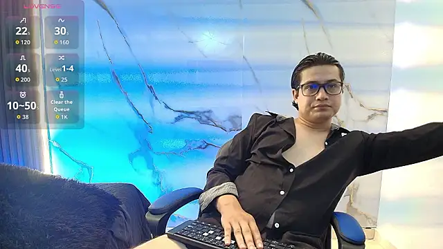 Danner Alaia online show from February 2026 07:43:01 PM