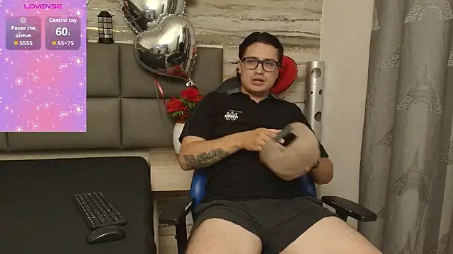 Danner Alaia online show from February 2026 08:19:02 PM