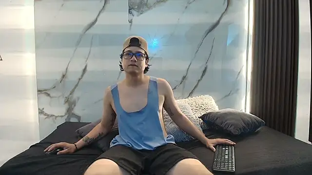 Danner Alaia online show from January 2026 08:35:01 PM