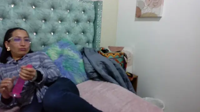 LiloEvelyne online show from January 2026 03:54:02 AM