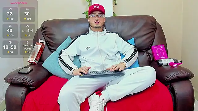 Salvattore Muller online show from March 2026 09:51:02 PM